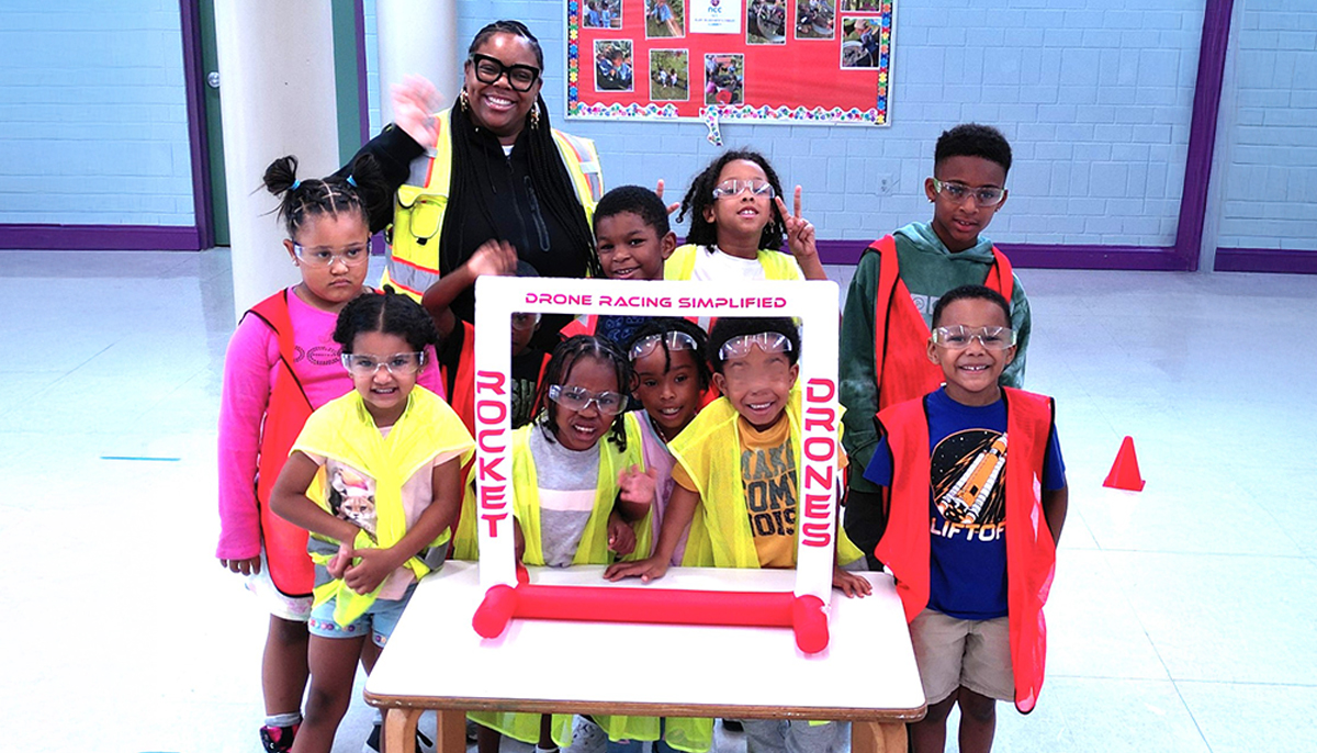 dots-red-h red ball print on transparent image