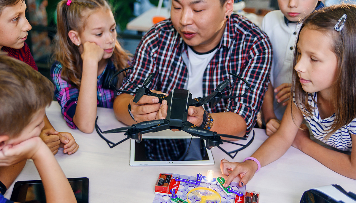 dots-red-h red ball print on transparent image