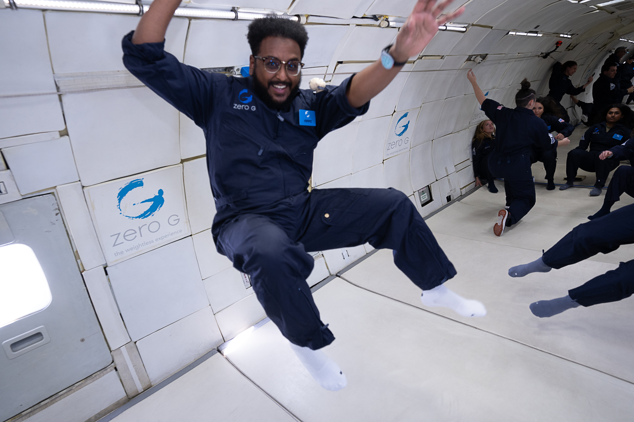 dots-red-h red ball print on transparent image